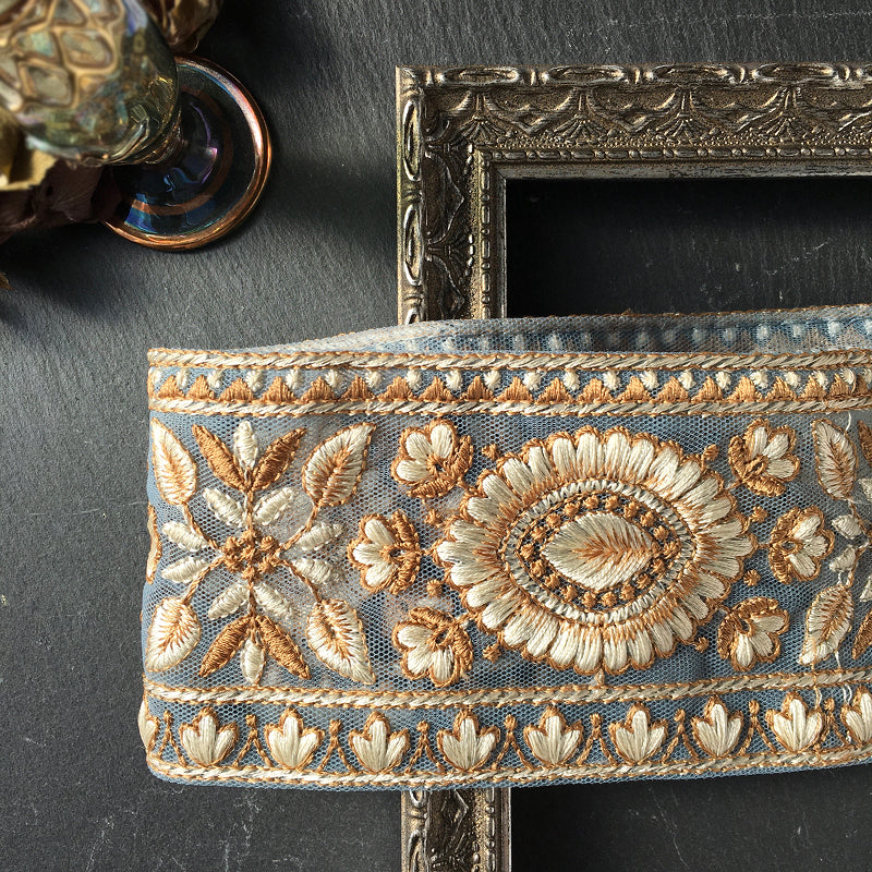 【b-100】　１ロール（約8ｍ）販売　幅広インド刺繍リボン