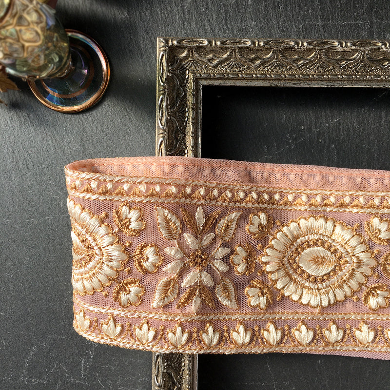 【b-100】　１ロール（約8ｍ）販売　幅広インド刺繍リボン